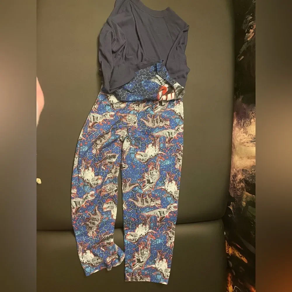 ❣️5/$50 Children’s Place Pajama Matching set, Boys size 7/8 (M) T-Rex Dinosaurs